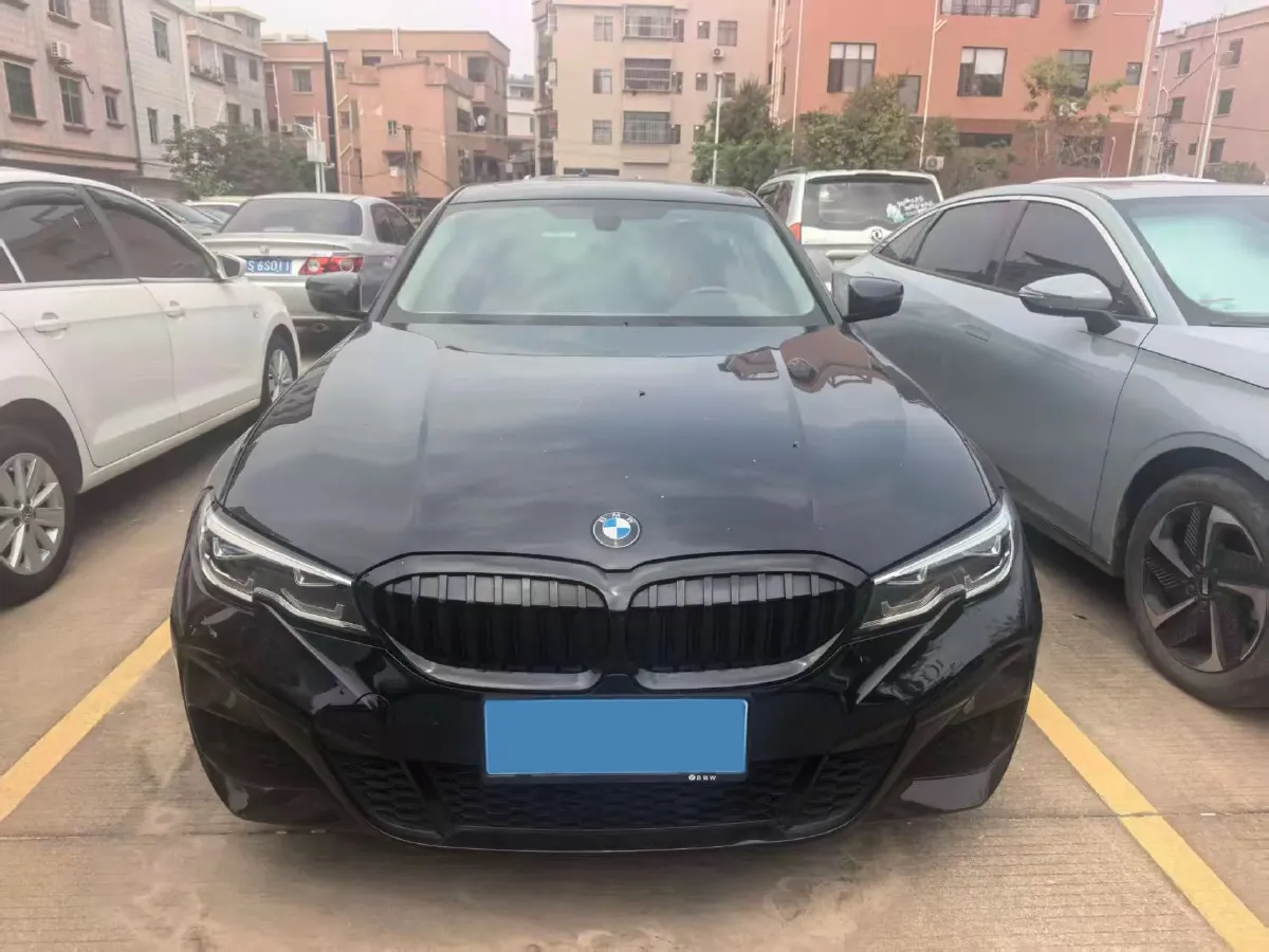 2022 BMW 3 Series 2.0T 156HP L4 8AT,autocango,china used car exporter,china ev exporter,chinese used car exporter,chinese used ev exporter