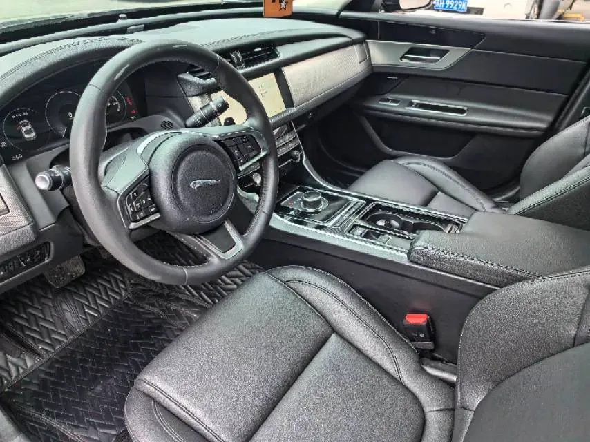 2020 Jaguar XFL 2.0T 200HP L4 8AT,autocango,china used car exporter,china ev exporter,chinese used car exporter,chinese used ev exporter