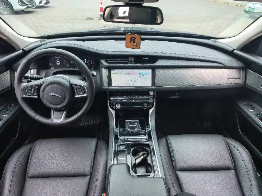 2020 Jaguar XFL 2.0T 200HP L4 8AT,autocango,china used car exporter,china ev exporter,chinese used car exporter,chinese used ev exporter