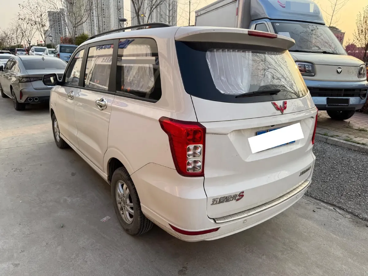 2019 WuLing HongGuang 1.5L 99HP L4 6MT,autocango,china used car exporter,china ev exporter,chinese used car exporter,chinese used ev exporter