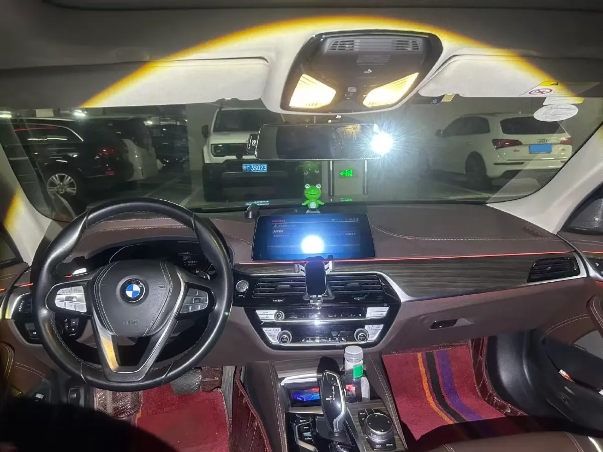 2020 BMW 5 Series 2.0T 252HP L4 8AT,autocango,china used car exporter,china ev exporter,chinese used car exporter,chinese used ev exporter