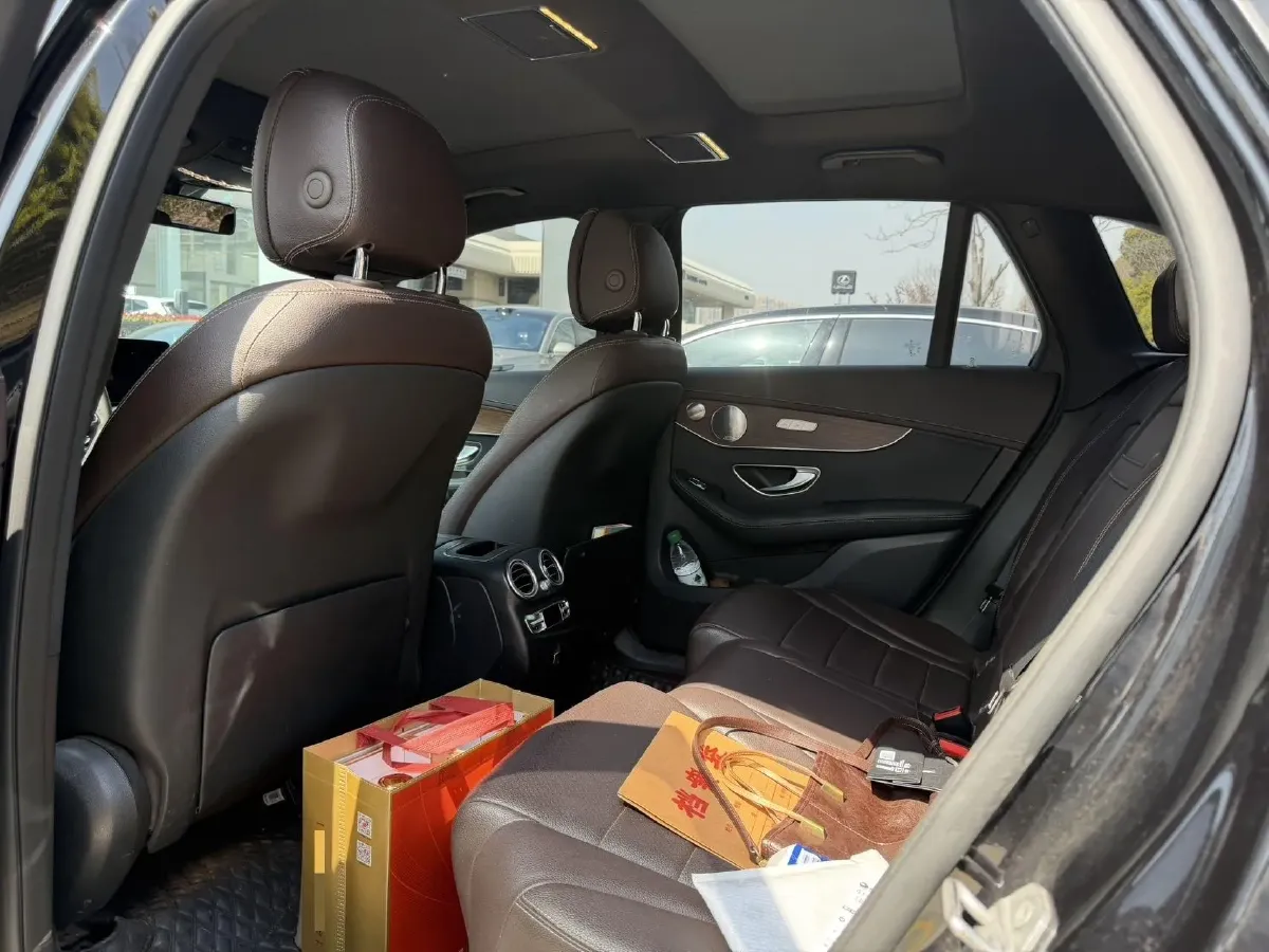 2021 Mercedes-Benz GLC Class 2.0T 258HP L4 9AT,autocango,china used car exporter,china ev exporter,chinese used car exporter,chinese used ev exporter