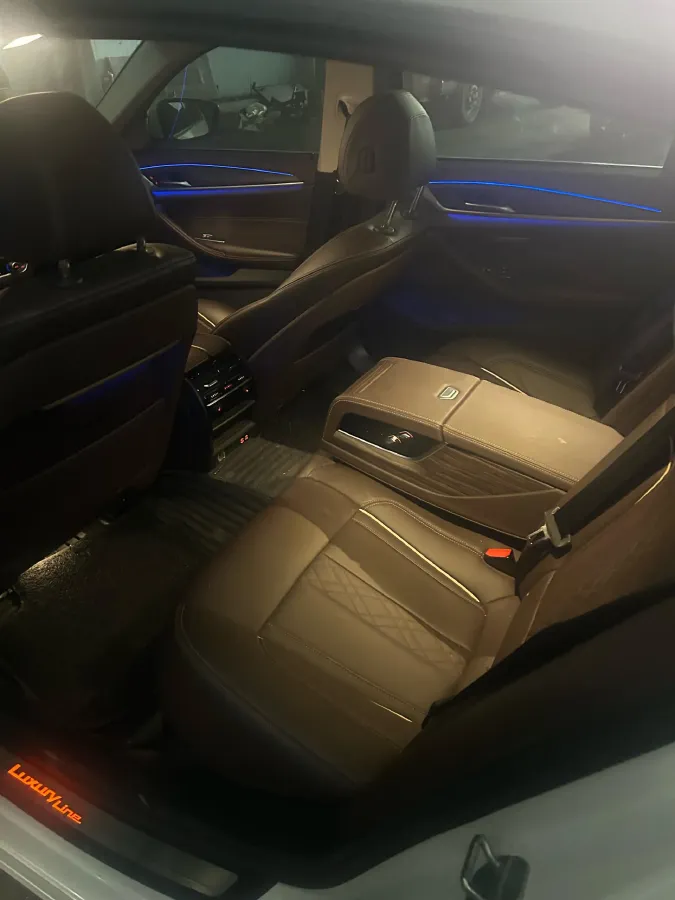 2020 BMW 5 Series 2.0T 252HP L4 8AT,autocango,china used car exporter,china ev exporter,chinese used car exporter,chinese used ev exporter