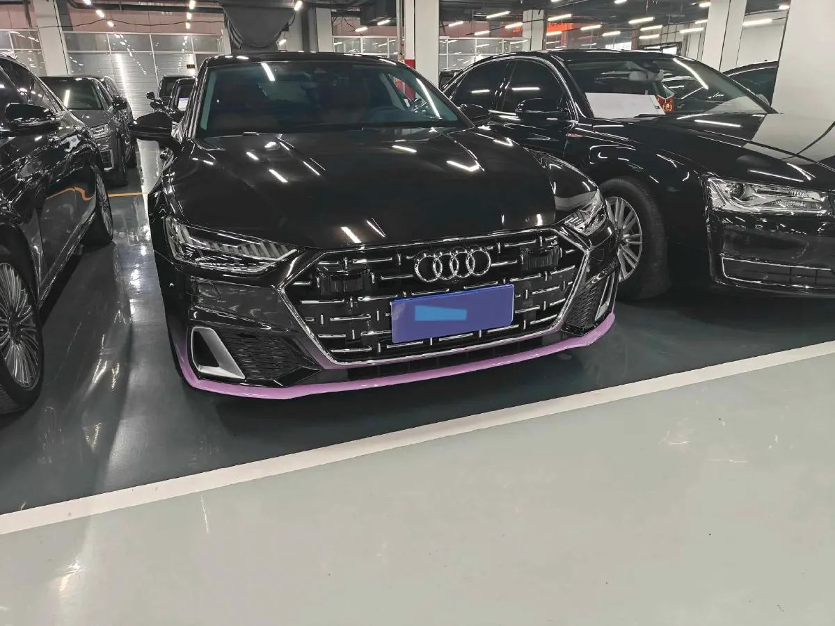 2024 Audi A7L 2.0T 245HP L4 7DCT,autocango,china used car exporter,china ev exporter,chinese used car exporter,chinese used ev exporter