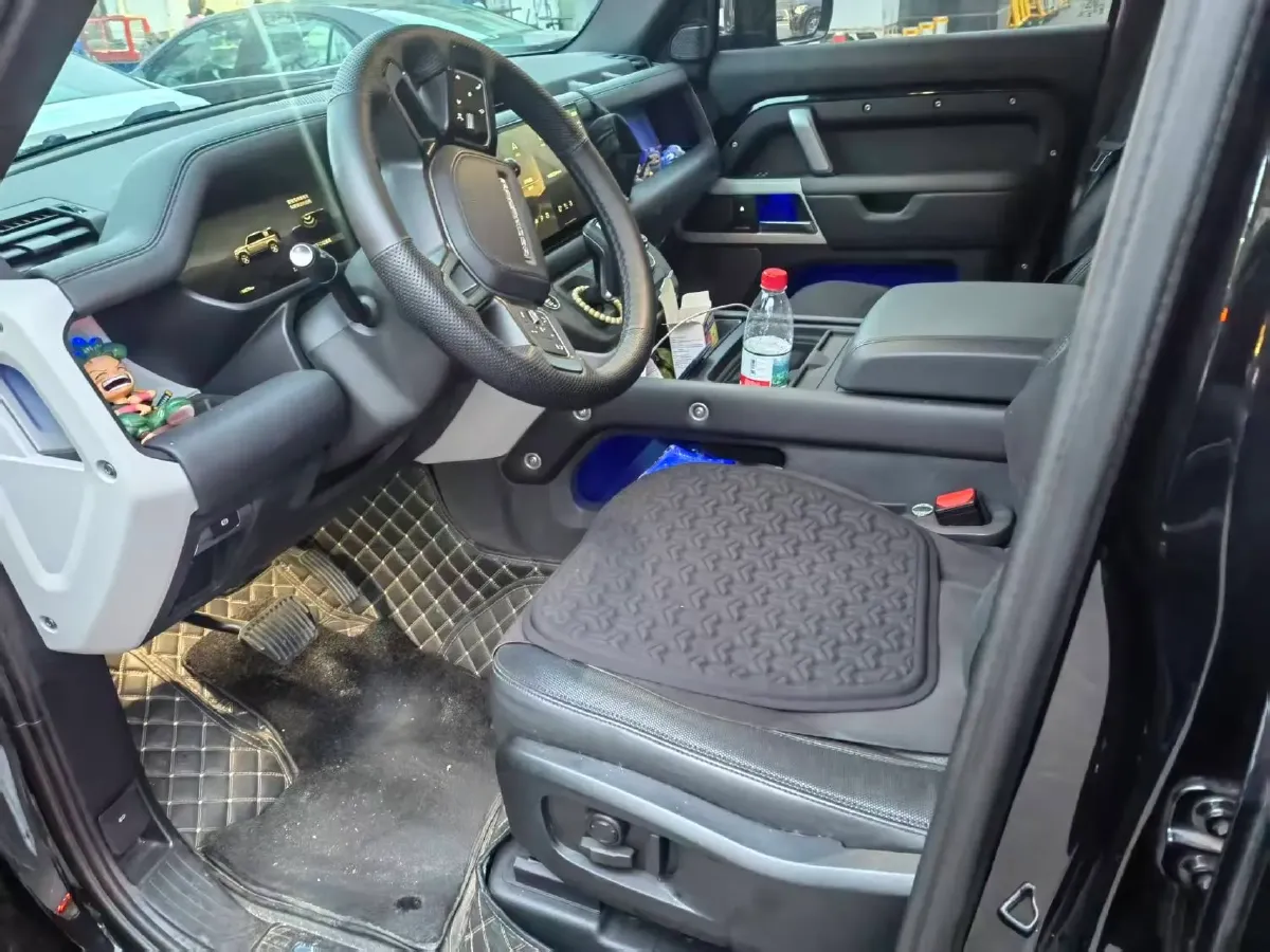 2024 Land Rover Defender 3.0T 400HP L6 8AT,autocango,china used car exporter,china ev exporter,chinese used car exporter,chinese used ev exporter