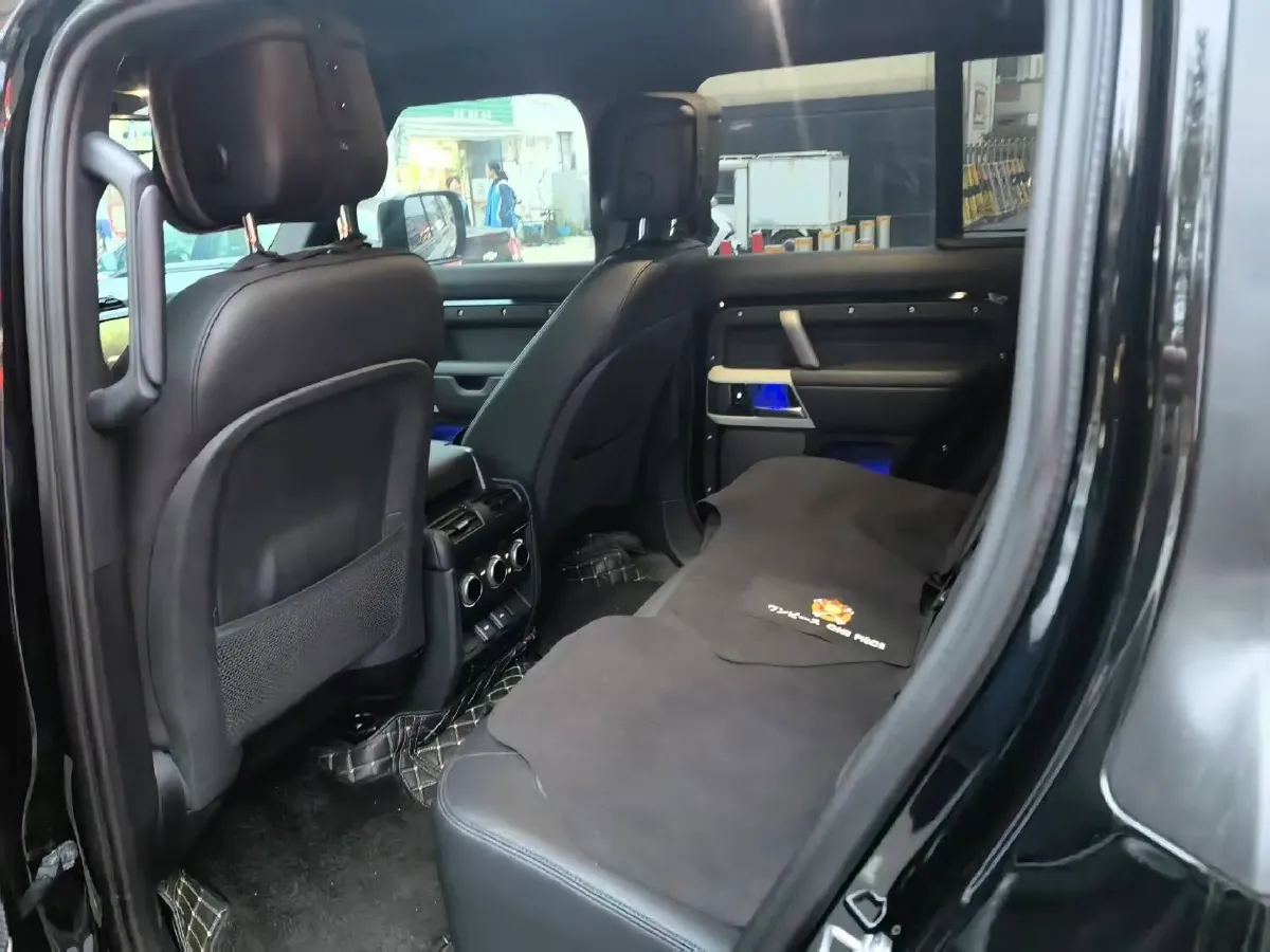 2024 Land Rover Defender 3.0T 400HP L6 8AT,autocango,china used car exporter,china ev exporter,chinese used car exporter,chinese used ev exporter