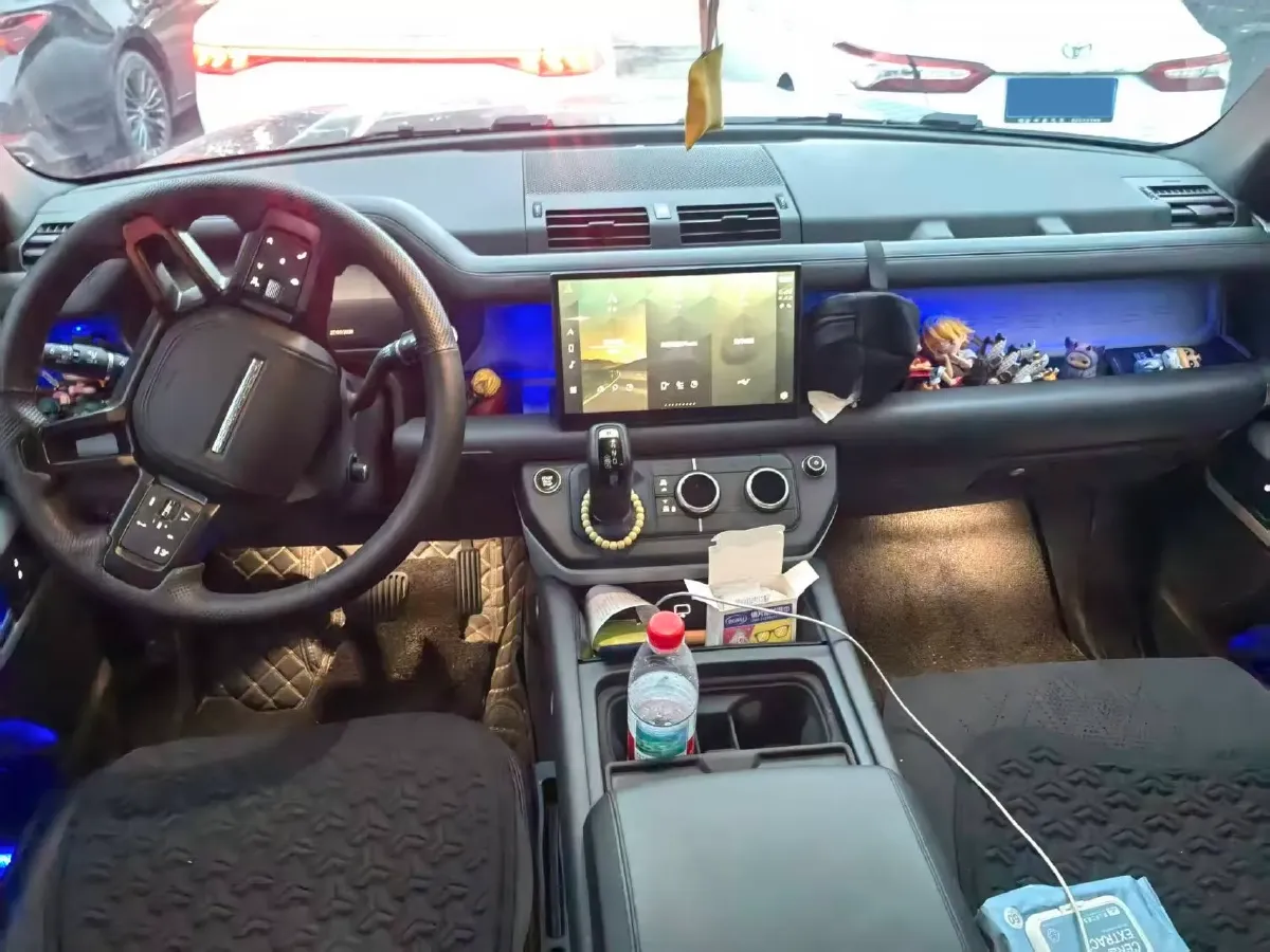 2024 Land Rover Defender 3.0T 400HP L6 8AT,autocango,china used car exporter,china ev exporter,chinese used car exporter,chinese used ev exporter