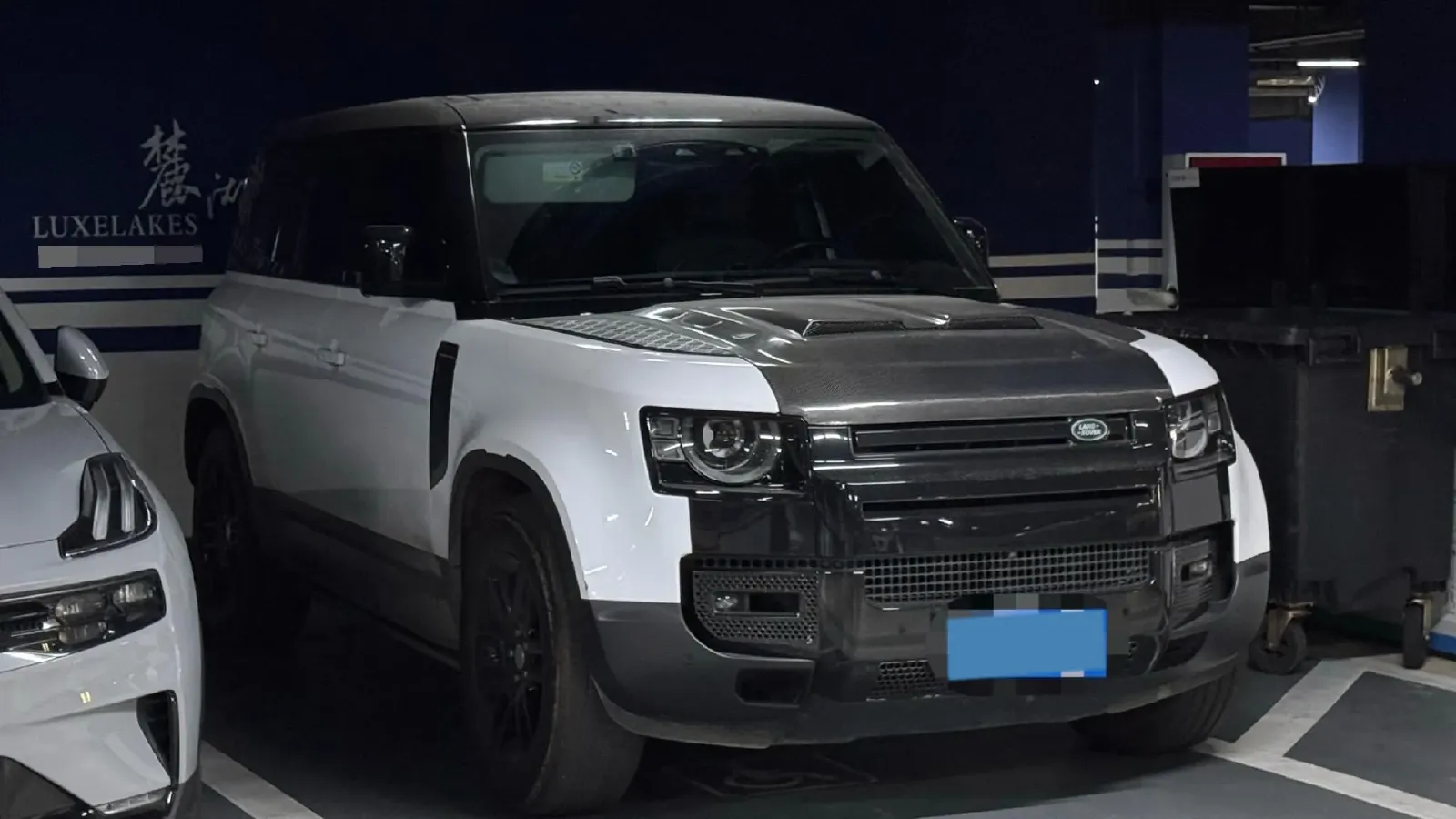 2020 Land Rover Defender 3.0T 400HP L6 8AT,autocango,china used car exporter,china ev exporter,chinese used car exporter,chinese used ev exporter