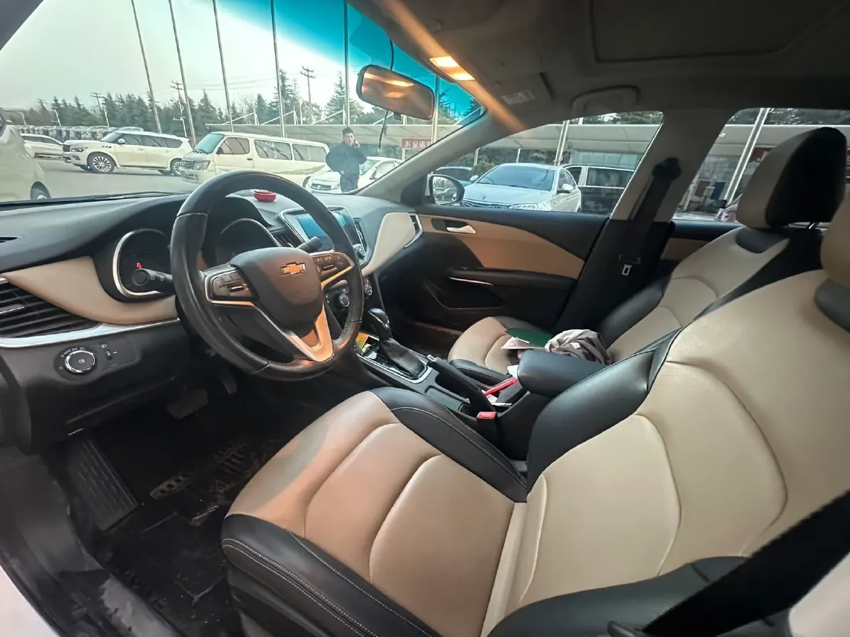 2021 Chevrolet Monza 1.5L 113HP L4 6AT,autocango,china used car exporter,china ev exporter,chinese used car exporter,chinese used ev exporter