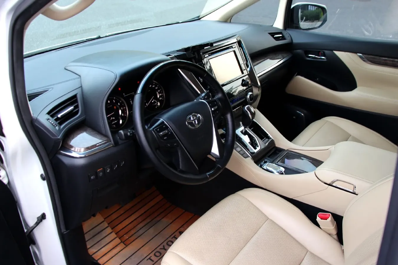 2018 Toyota Alphard 3.5L 301HP V6 8AT,autocango,china used car exporter,china ev exporter,chinese used car exporter,chinese used ev exporter