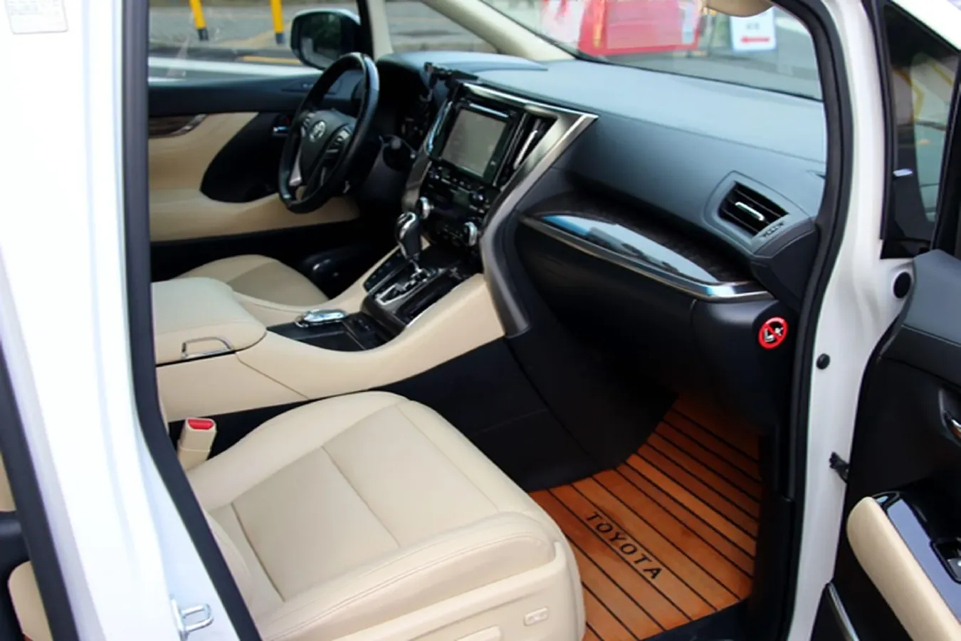 2018 Toyota Alphard 3.5L 301HP V6 8AT,autocango,china used car exporter,china ev exporter,chinese used car exporter,chinese used ev exporter