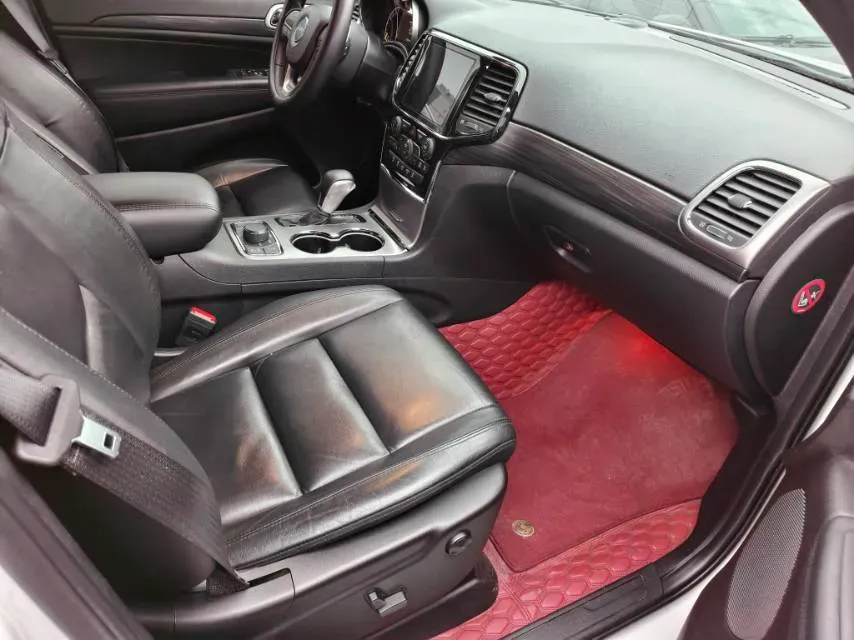 2020 Jeep Grand Cherokee 3.0L 234HP V6 8AT,autocango,china used car exporter,china ev exporter,chinese used car exporter,chinese used ev exporter