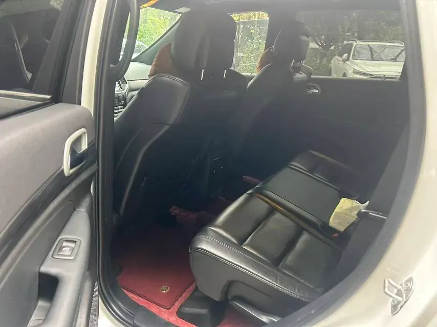 2020 Jeep Grand Cherokee 3.0L 234HP V6 8AT,autocango,china used car exporter,china ev exporter,chinese used car exporter,chinese used ev exporter