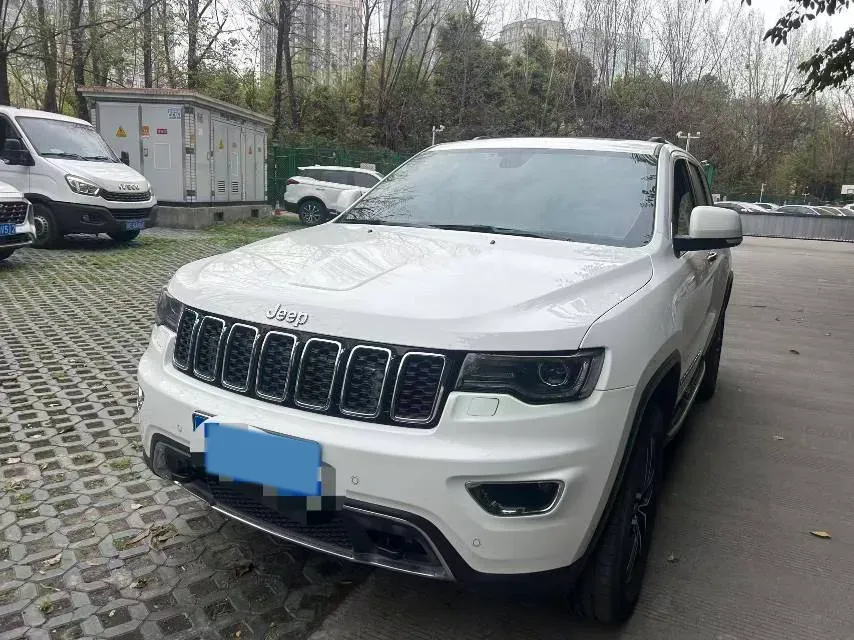 2020 Jeep Grand Cherokee 3.0L 234HP V6 8AT,autocango,china used car exporter,china ev exporter,chinese used car exporter,chinese used ev exporter