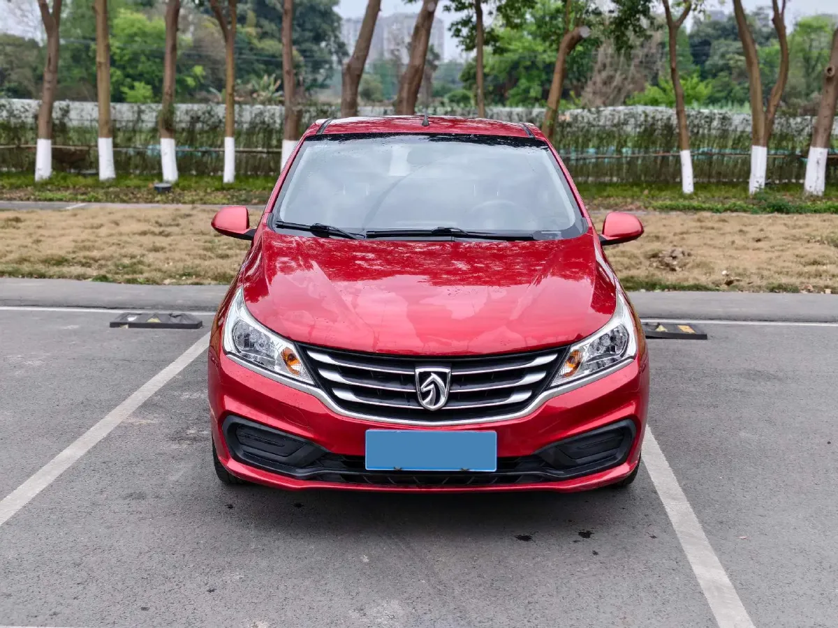 2016 BaoJun 310 1.2L 82HP L4 5MT,autocango,china used car exporter,china ev exporter,chinese used car exporter,chinese used ev exporter