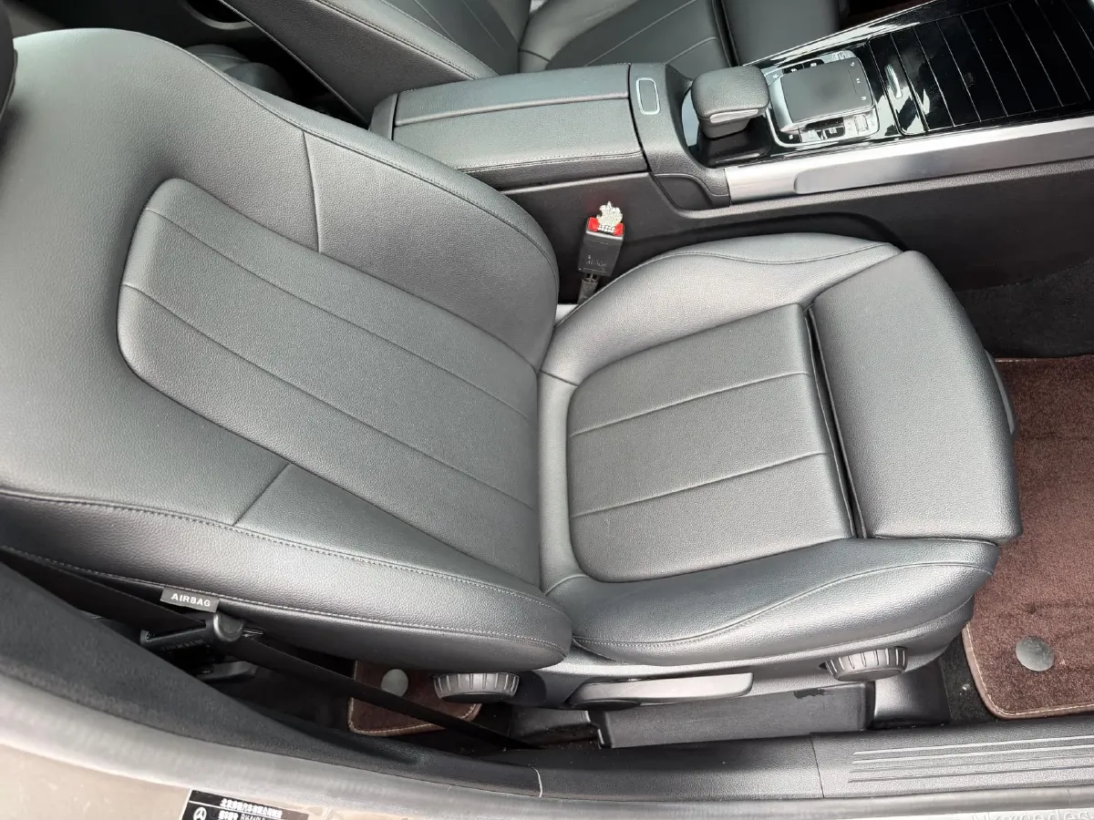 2020 Mercedes-Benz GLB Class 1.3T 163HP L4 7DCT,autocango,china used car exporter,china ev exporter,chinese used car exporter,chinese used ev exporter