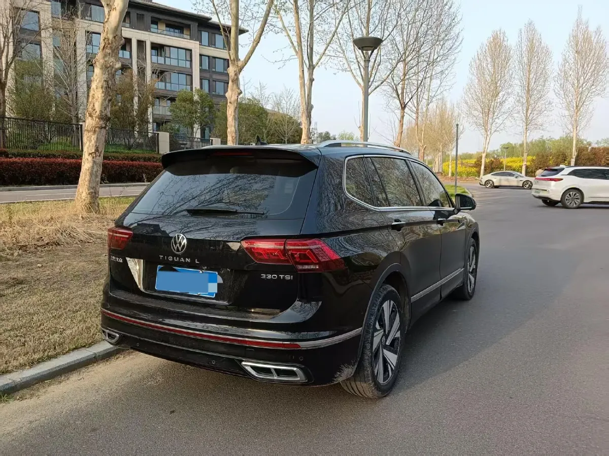 2023 Volkswagen Tiguan L 2.0T 186HP L4 7DCT,autocango,china used car exporter,china ev exporter,chinese used car exporter,chinese used ev exporter