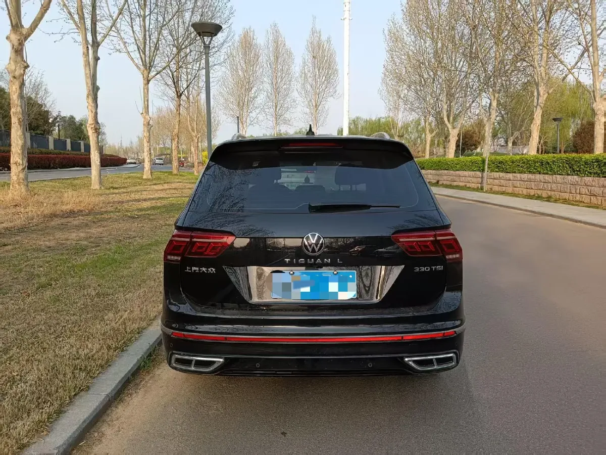 2023 Volkswagen Tiguan L 2.0T 186HP L4 7DCT,autocango,china used car exporter,china ev exporter,chinese used car exporter,chinese used ev exporter