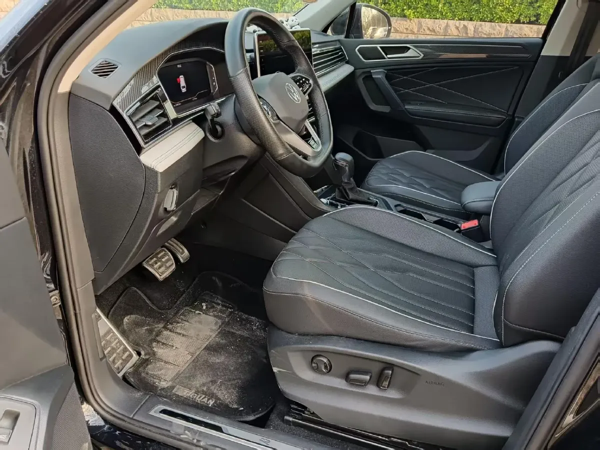 2023 Volkswagen Tiguan L 2.0T 186HP L4 7DCT,autocango,china used car exporter,china ev exporter,chinese used car exporter,chinese used ev exporter