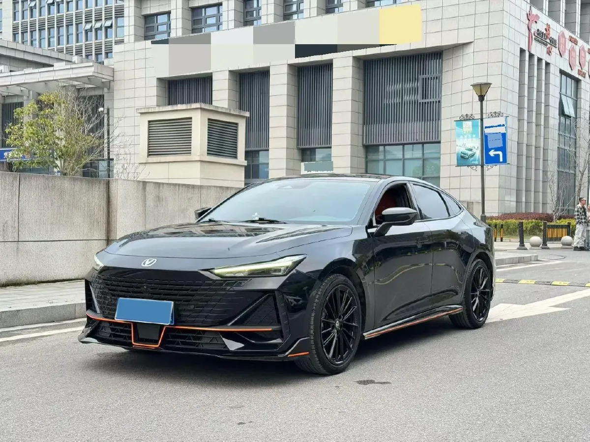 2023 ChangAn UNI-V 1.5T 188HP L4 7DCT,autocango,china used car exporter,china ev exporter,chinese used car exporter,chinese used ev exporter