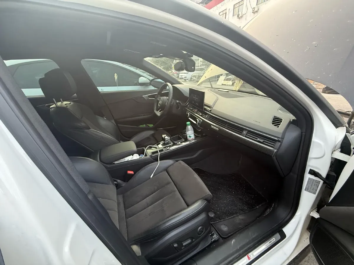 2022 Audi A4L 2.0T 252HP L4 7DCT,autocango,china used car exporter,china ev exporter,chinese used car exporter,chinese used ev exporter