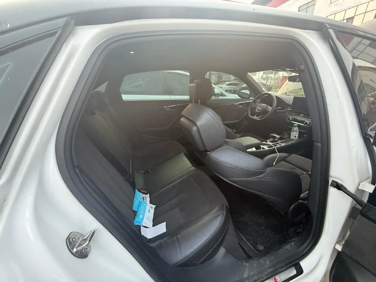 2022 Audi A4L 2.0T 252HP L4 7DCT,autocango,china used car exporter,china ev exporter,chinese used car exporter,chinese used ev exporter