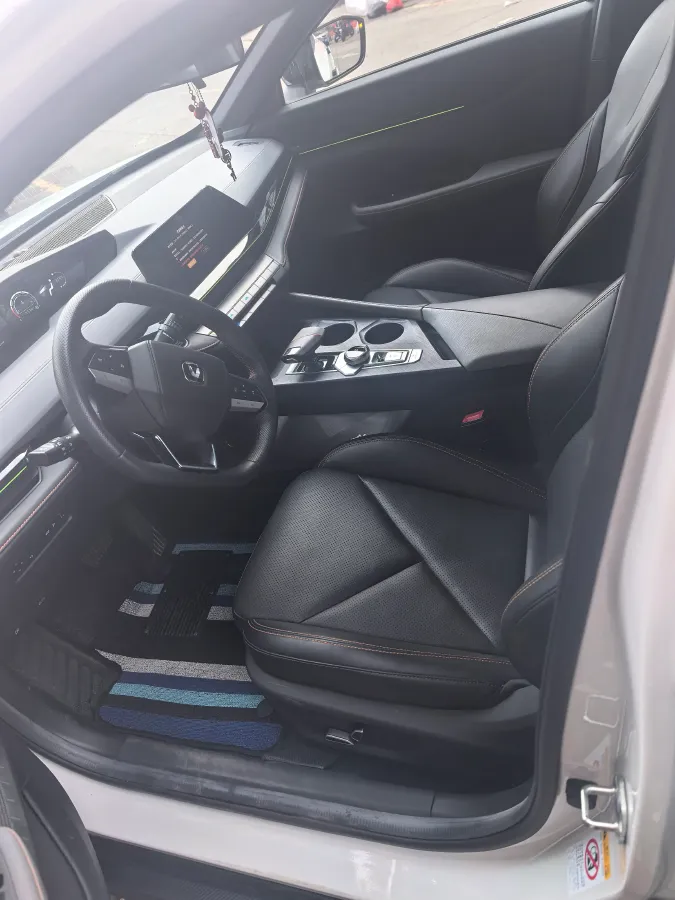 2022 ChangAn UNI-V 1.5T 188HP L4 7DCT,autocango,china used car exporter,china ev exporter,chinese used car exporter,chinese used ev exporter