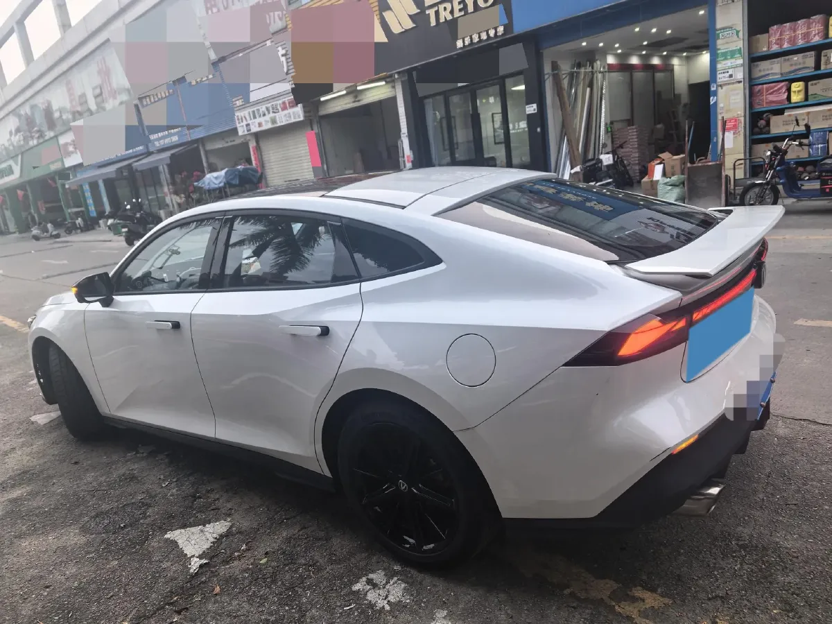 2022 ChangAn UNI-V 1.5T 188HP L4 7DCT,autocango,china used car exporter,china ev exporter,chinese used car exporter,chinese used ev exporter