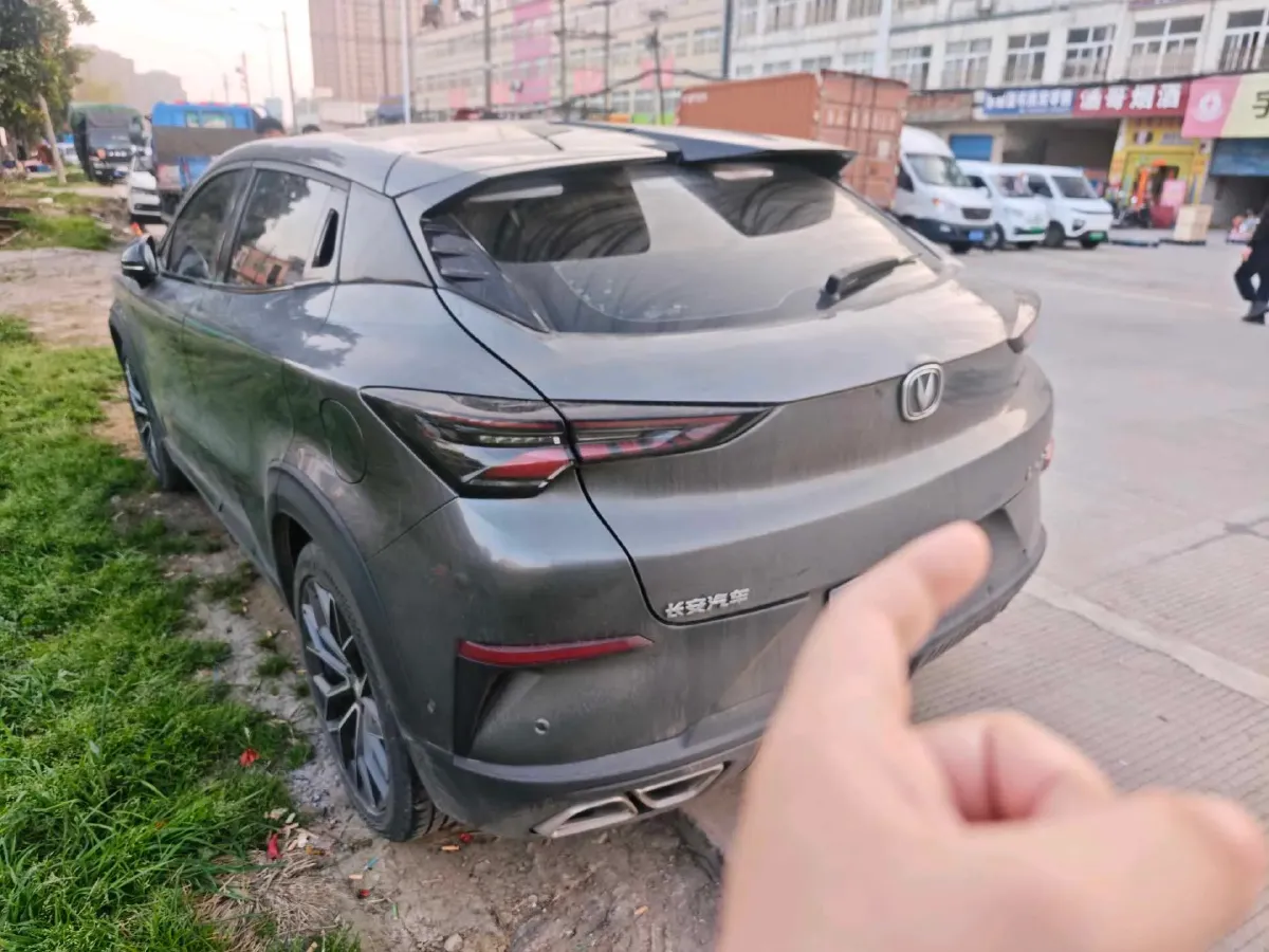 2022 ChangAn UNI-T 1.5T 188HP L4 7DCT,autocango,china used car exporter,china ev exporter,chinese used car exporter,chinese used ev exporter