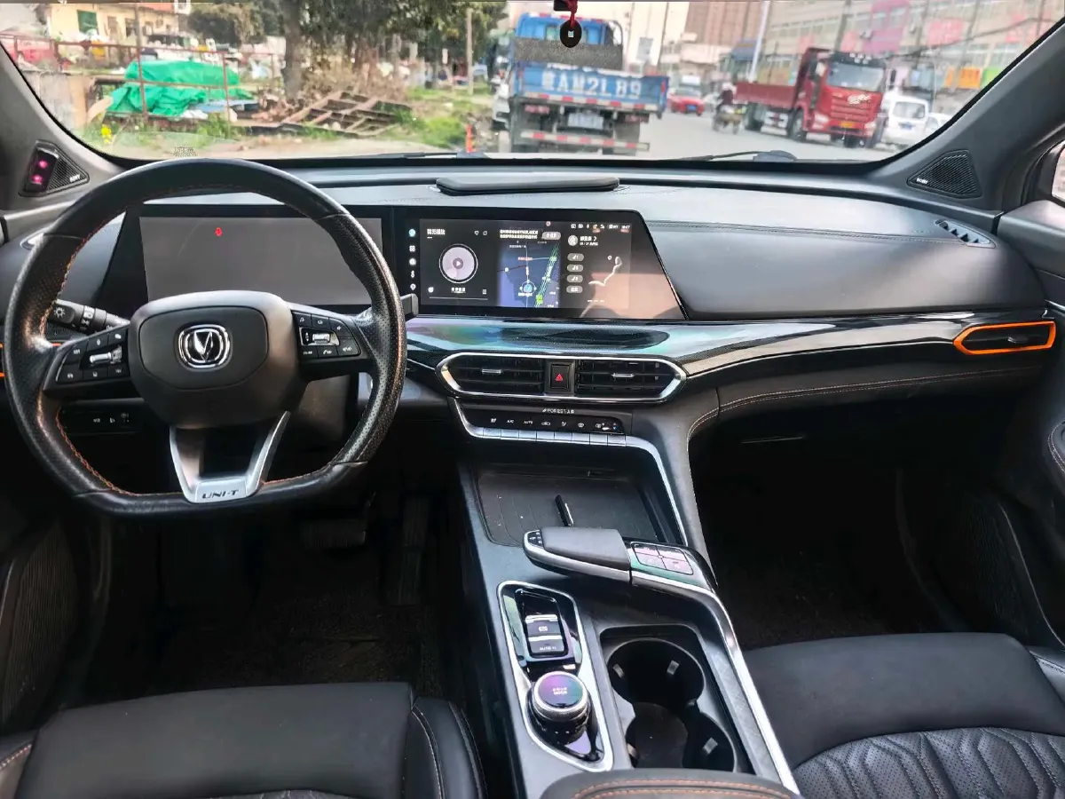 2022 ChangAn UNI-T 1.5T 188HP L4 7DCT,autocango,china used car exporter,china ev exporter,chinese used car exporter,chinese used ev exporter