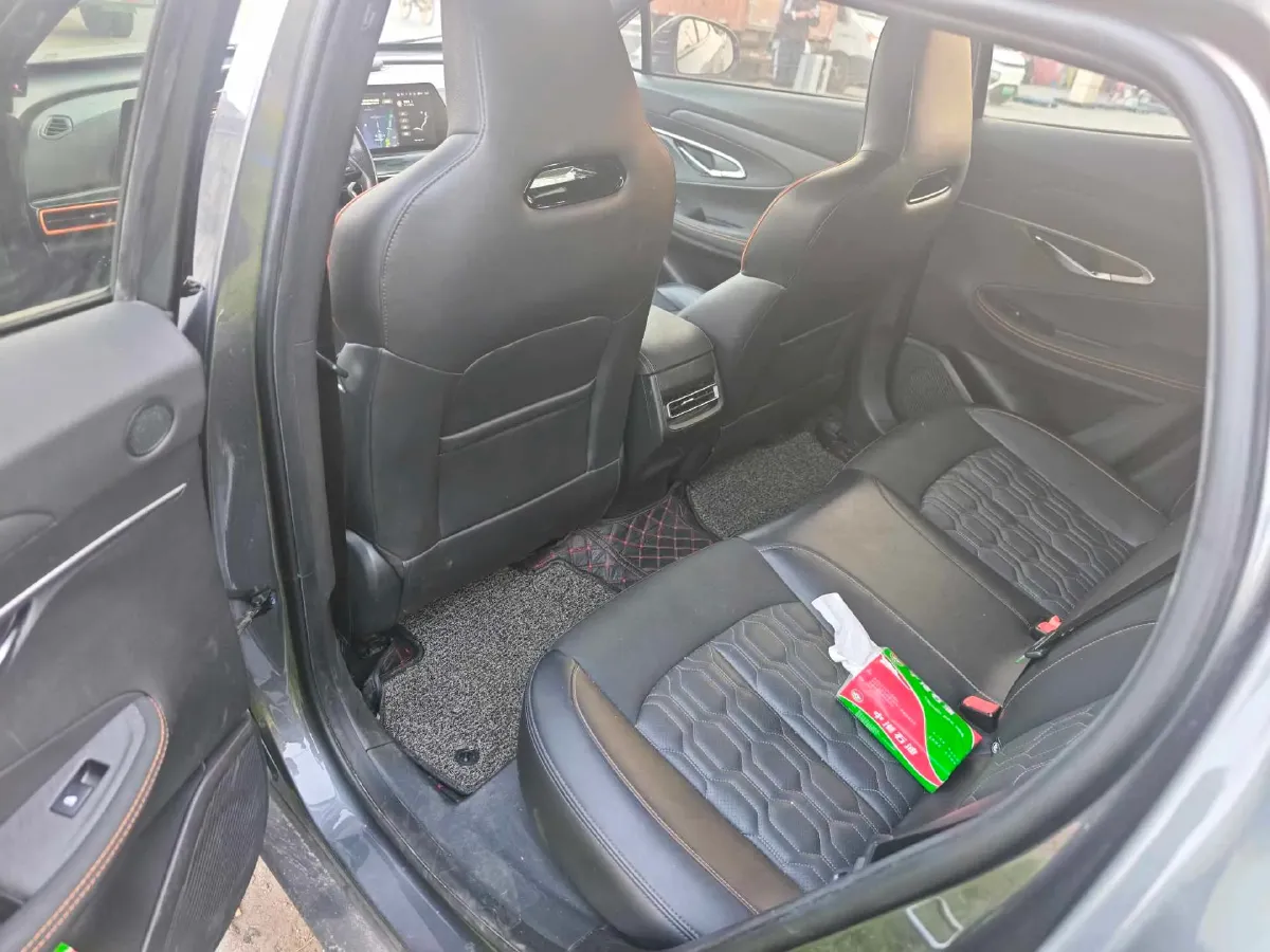 2022 ChangAn UNI-T 1.5T 188HP L4 7DCT,autocango,china used car exporter,china ev exporter,chinese used car exporter,chinese used ev exporter