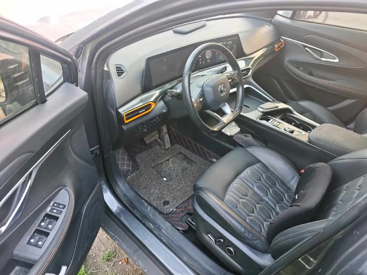 2022 ChangAn UNI-T 1.5T 188HP L4 7DCT,autocango,china used car exporter,china ev exporter,chinese used car exporter,chinese used ev exporter