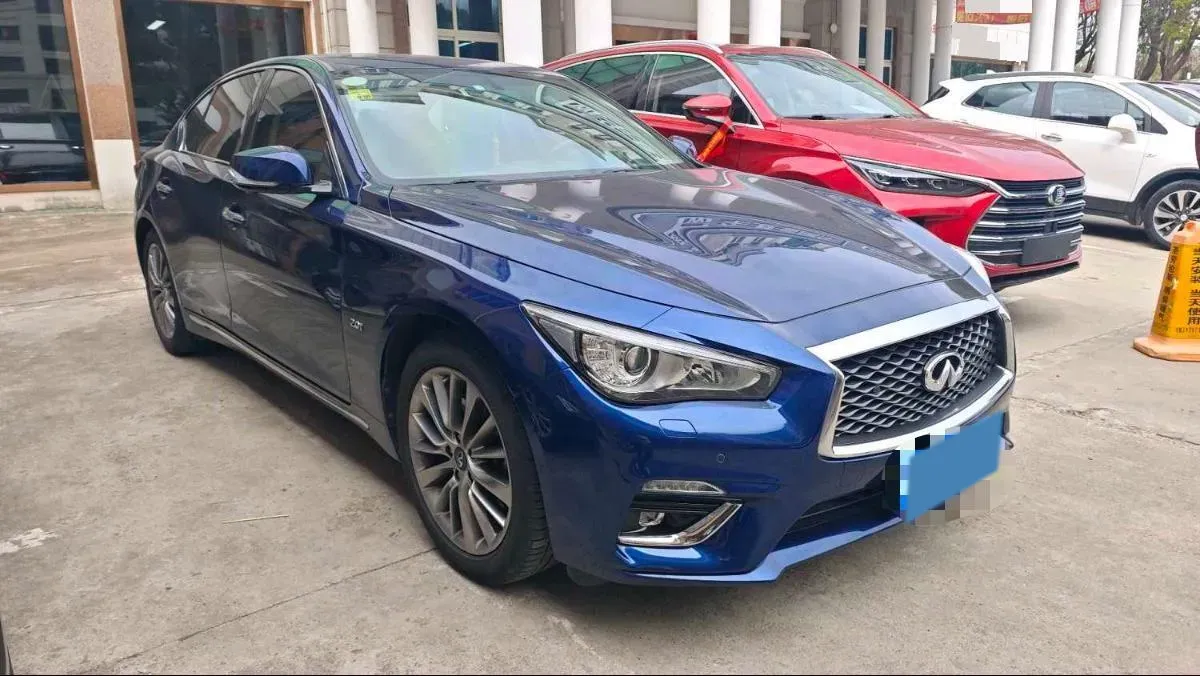 2018 Jeep Grand Commander 2.0T 265HP L4 9AT,autocango,china used car exporter,china ev exporter,chinese used car exporter,chinese used ev exporter