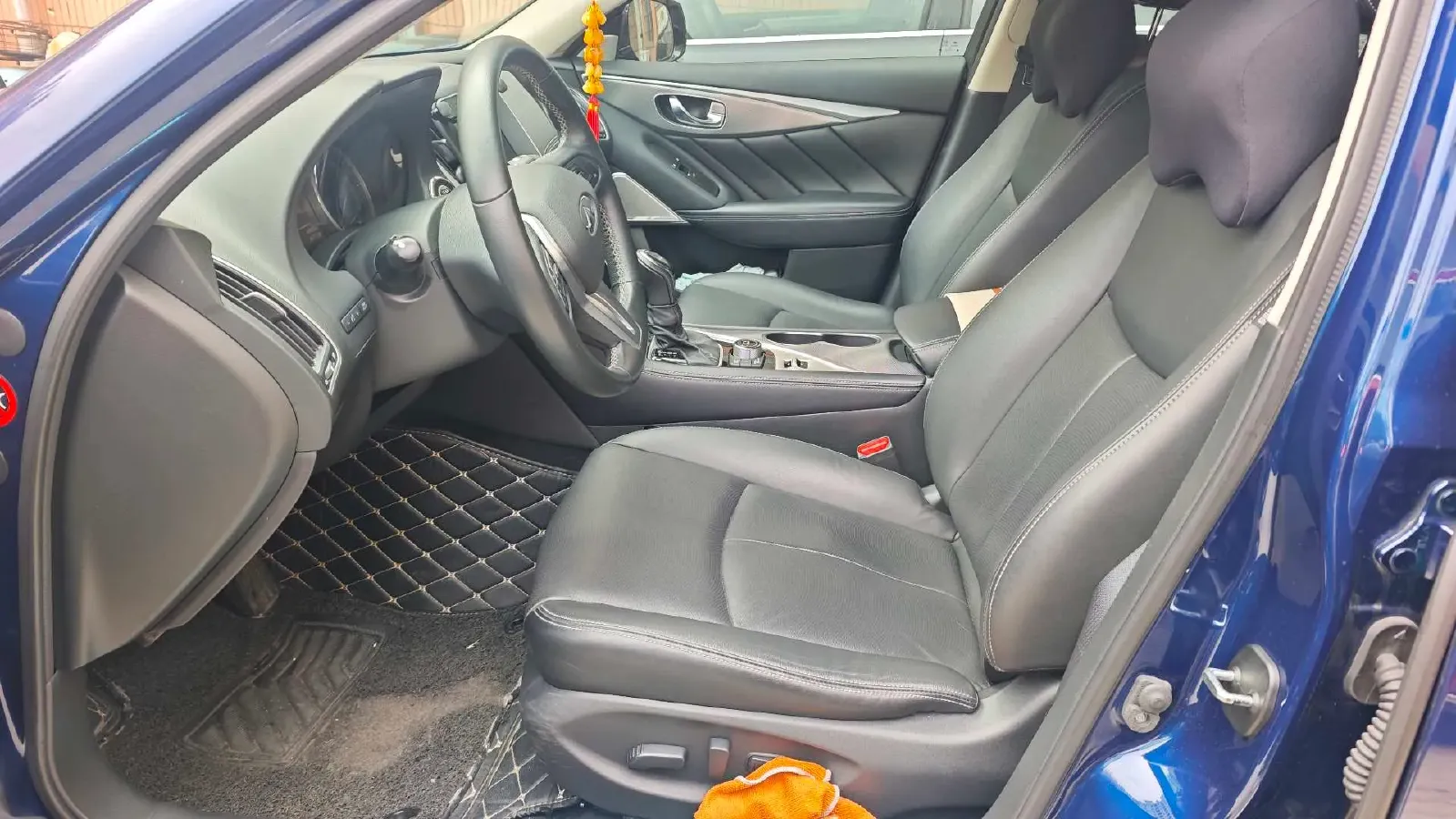 2018 Jeep Grand Commander 2.0T 265HP L4 9AT,autocango,china used car exporter,china ev exporter,chinese used car exporter,chinese used ev exporter