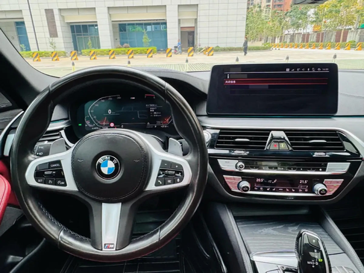 2021 BMW 5 Series 2.0T 252HP L4 8AT,autocango,china used car exporter,china ev exporter,chinese used car exporter,chinese used ev exporter