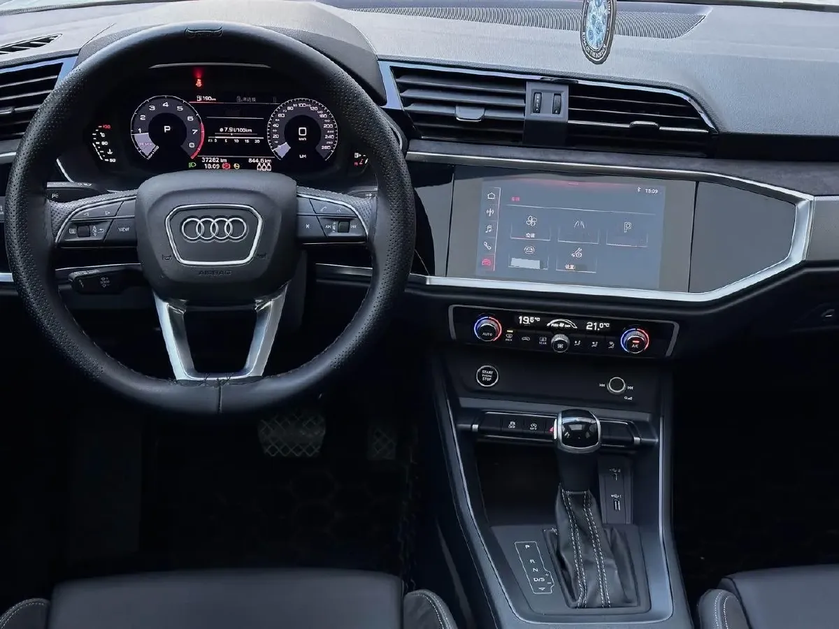 2023 Audi Q3 Sportback 1.4T 150HP L4 7DCT,autocango,china used car exporter,china ev exporter,chinese used car exporter,chinese used ev exporter