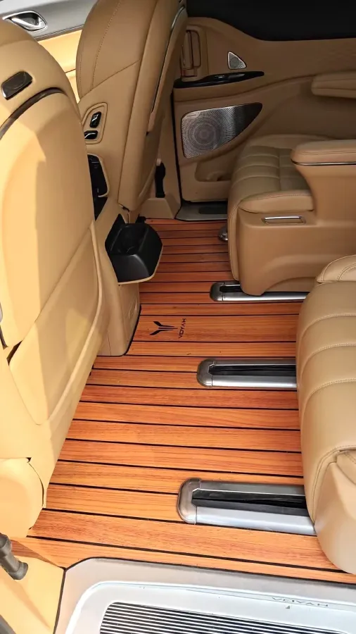 2024 Voyah Dream 1.5T 150HP L4 PHEV 43KWH,autocango,china used car exporter,china ev exporter,chinese used car exporter,chinese used ev exporter