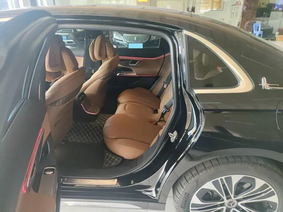 2024 Mercedes-Benz E Class 2.0T 204HP L4 9AT PHEV 25.4KWH,autocango,china used car exporter,china ev exporter,chinese used car exporter,chinese used ev exporter