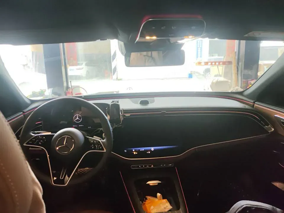 2024 Mercedes-Benz E Class 2.0T 204HP L4 9AT PHEV 25.4KWH,autocango,china used car exporter,china ev exporter,chinese used car exporter,chinese used ev exporter