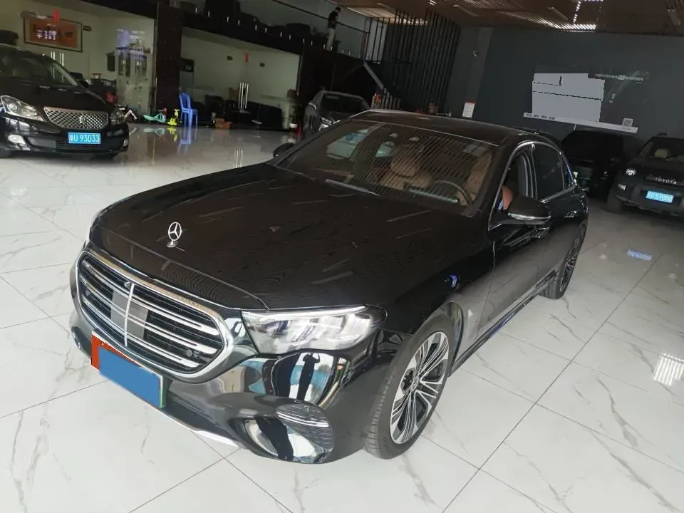 2024 Mercedes-Benz E Class 2.0T 204HP L4 9AT PHEV 25.4KWH,autocango,china used car exporter,china ev exporter,chinese used car exporter,chinese used ev exporter