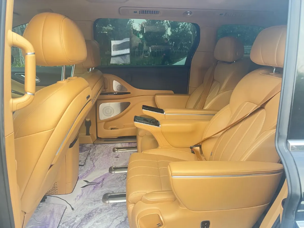 2025 Voyah Dream 1.5T 150HP L4 PHEV 41.7KWH,autocango,china used car exporter,china ev exporter,chinese used car exporter,chinese used ev exporter