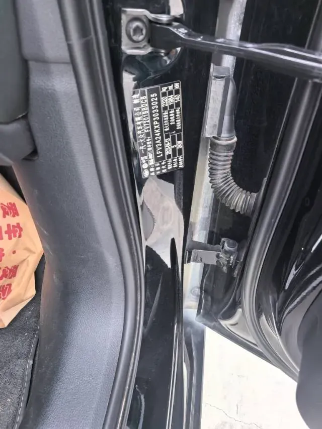 2023 Audi A6L 2.0T 190HP L4 7DCT,autocango,china used car exporter,china ev exporter,chinese used car exporter,chinese used ev exporter