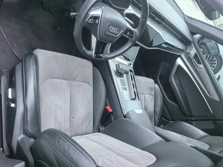 2023 Audi A6L 2.0T 190HP L4 7DCT,autocango,china used car exporter,china ev exporter,chinese used car exporter,chinese used ev exporter