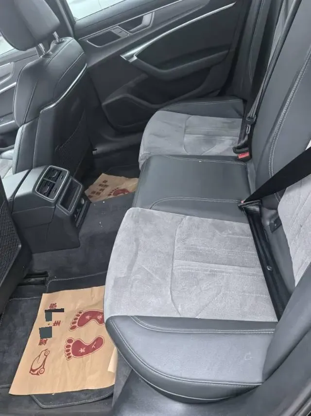 2023 Audi A6L 2.0T 190HP L4 7DCT,autocango,china used car exporter,china ev exporter,chinese used car exporter,chinese used ev exporter