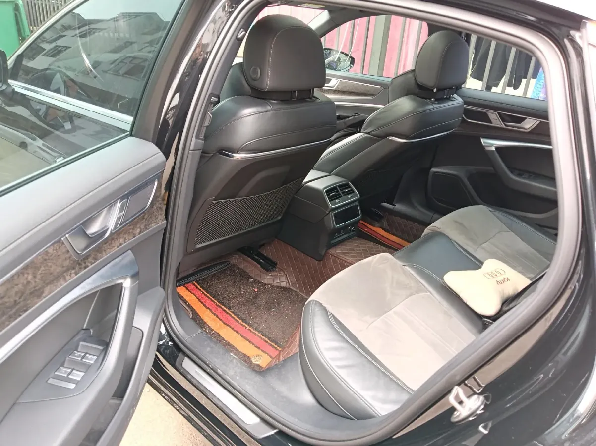 2023 Audi A6L 2.0T 245HP L4 7DCT,autocango,china used car exporter,china ev exporter,chinese used car exporter,chinese used ev exporter