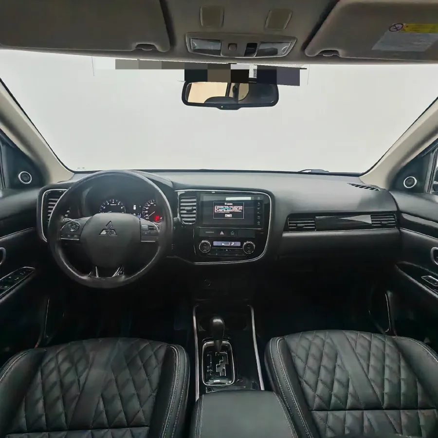 2021 Mitsubishi Outlander 2.0L 166HP L4 CVT,autocango,china used car exporter,china ev exporter,chinese used car exporter,chinese used ev exporter