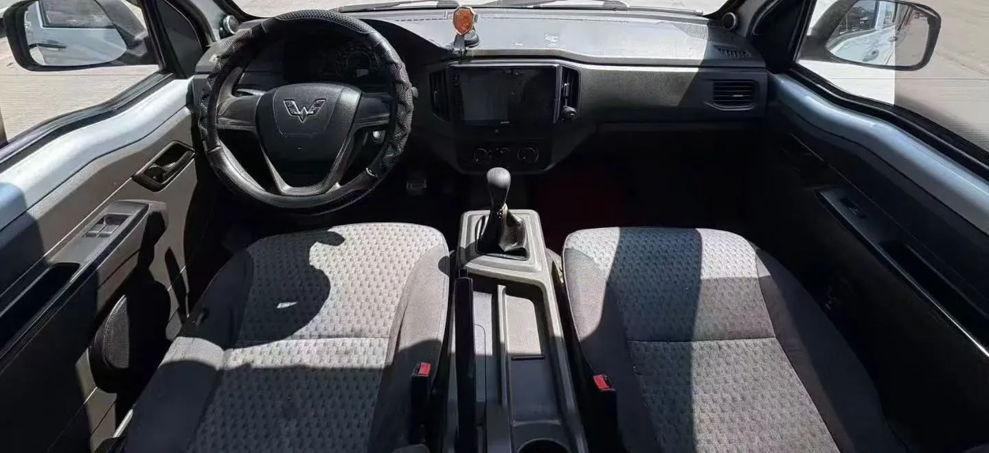 2023 WuLing RongGuang New Truck 2.0L 136HP L4 5MT,autocango,china used car exporter,china ev exporter,chinese used car exporter,chinese used ev exporter