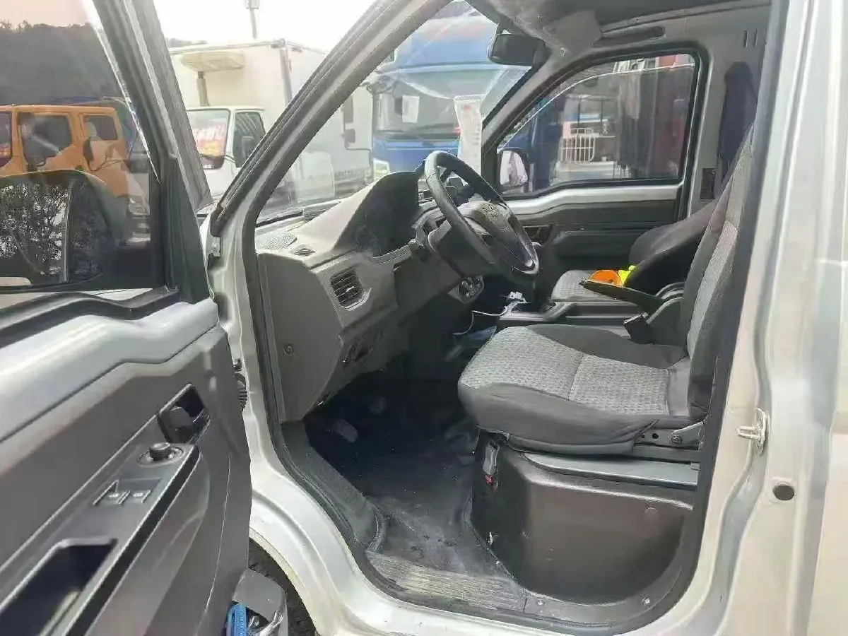 2023 WuLing RongGuang New Truck 2.0L 136HP L4 5MT,autocango,china used car exporter,china ev exporter,chinese used car exporter,chinese used ev exporter