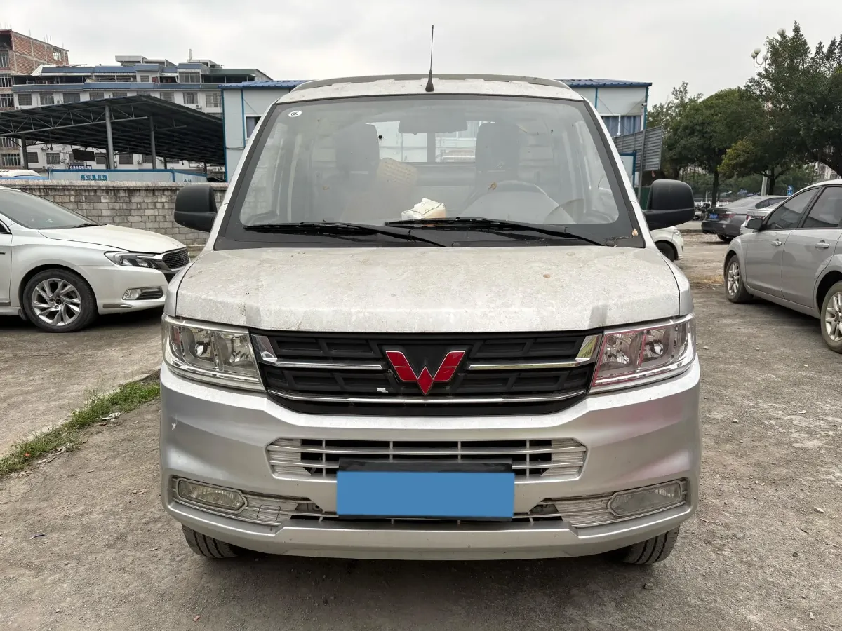 2023 WuLing RongGuang New Truck 2.0L 136HP L4 5MT,autocango,china used car exporter,china ev exporter,chinese used car exporter,chinese used ev exporter