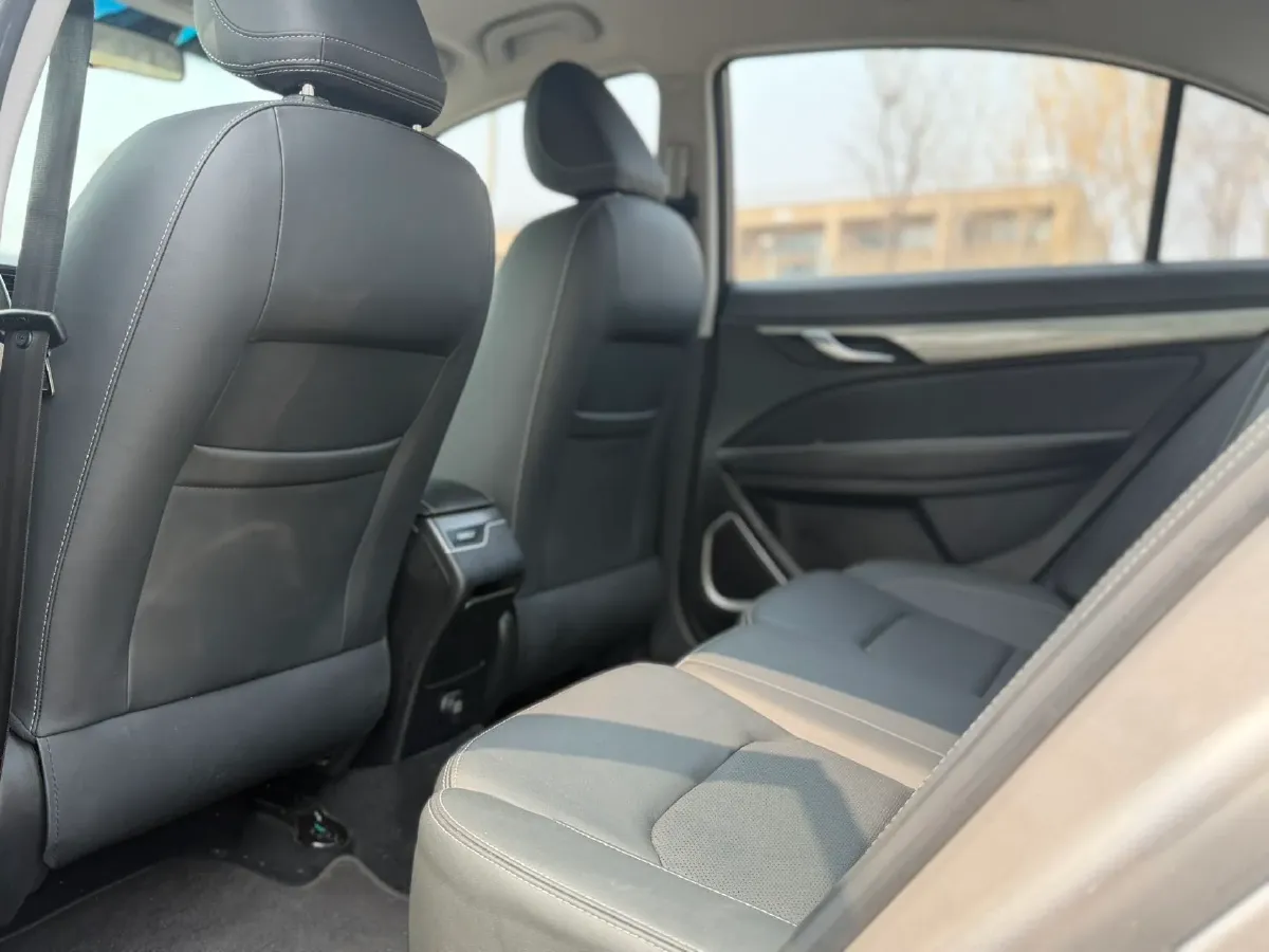 2019 Geely Emgrand 1.5L 109HP L4 5MT,autocango,china used car exporter,china ev exporter,chinese used car exporter,chinese used ev exporter